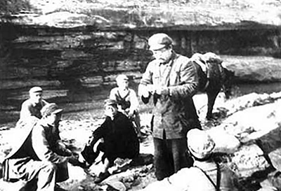 1947年，任弼时在转战陕北途中。