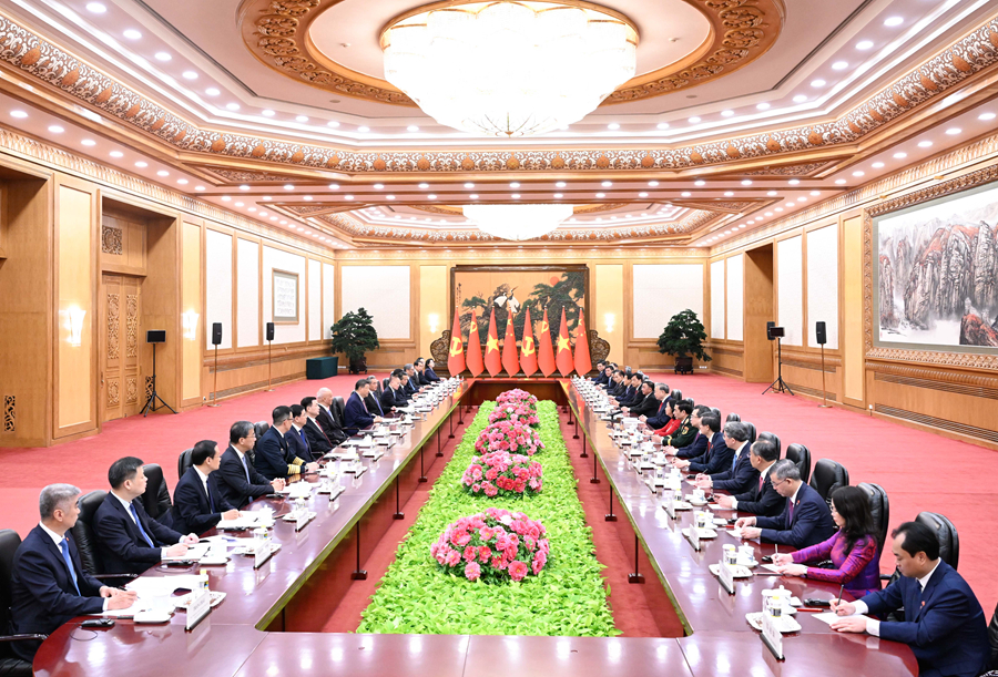 4月15日上午，中共中央总书记、国家主席习近平在北京人民大会堂同来华进行国事访问的越共中央总书记、国家主席苏林举行会谈。